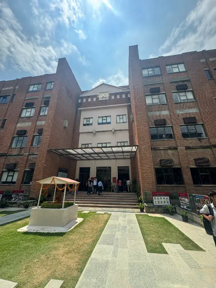 IILM University Gurgaon Academic building photo 1